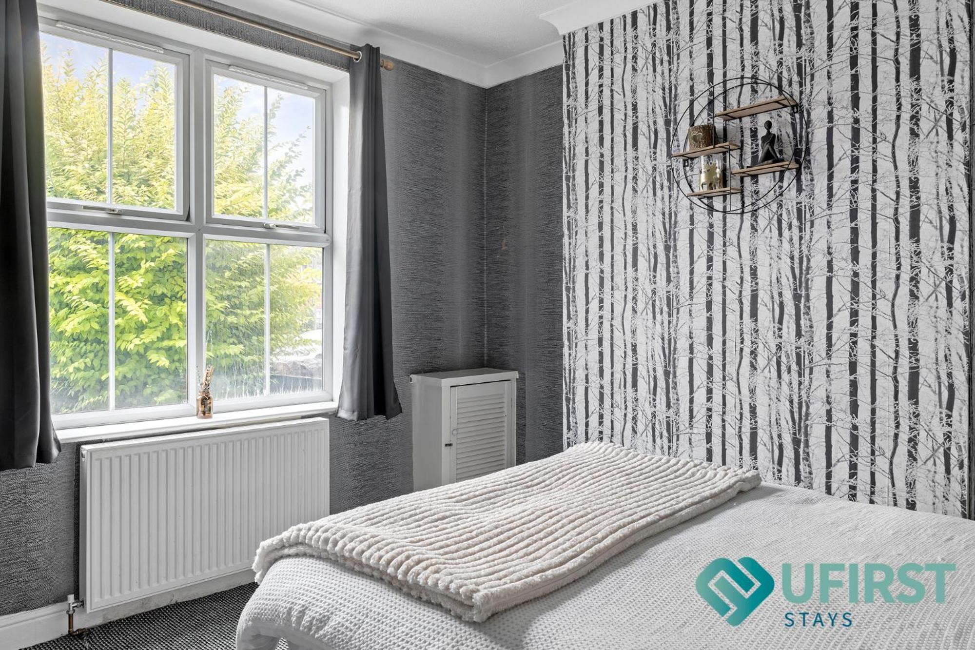 Modern 4br - Centre, Forest Rec, Arboretum & Hyson Market - Free Parking - Sleeps 8 Apartment